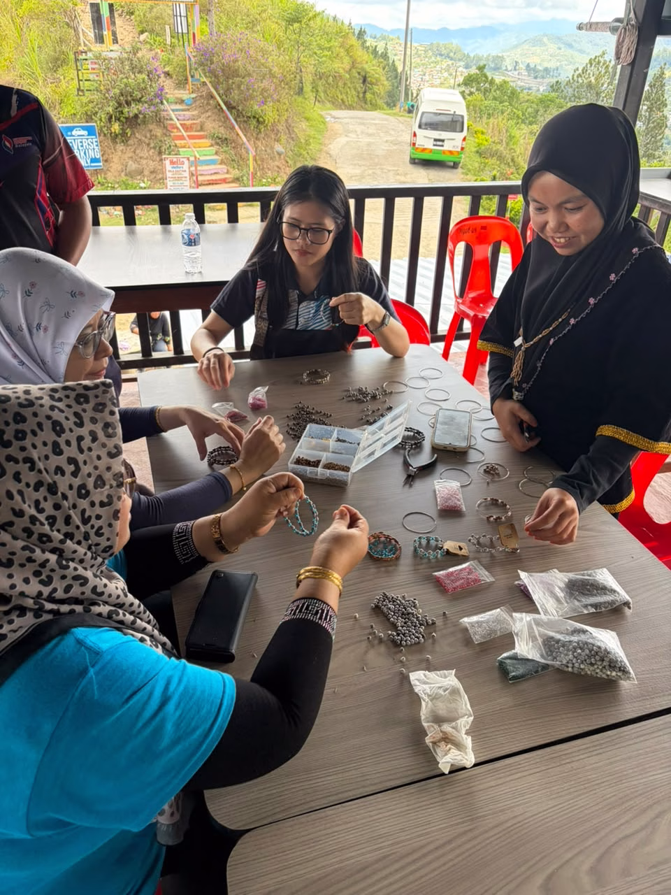 Pemuliharaan Budaya, Kraftangan Biji Dalai, Perusahaan Sosial, Sosodikon, Kundasang, Sabah, SKM Melaka, Warisan Komuniti